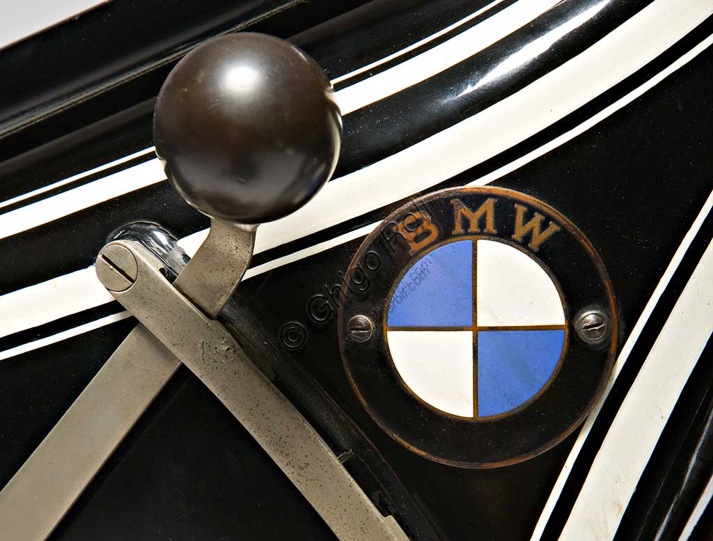 BMW R 42 del 1927 moto d'epoca restaurata con motore boxer bivalvole