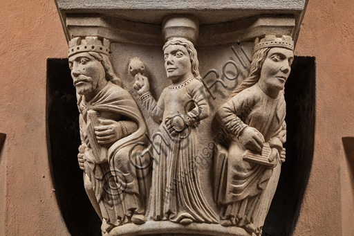 Capitello scultoreo di Re David, scultura medievale nella Torre Ghirlandina di Modena, Maestri Campionesi