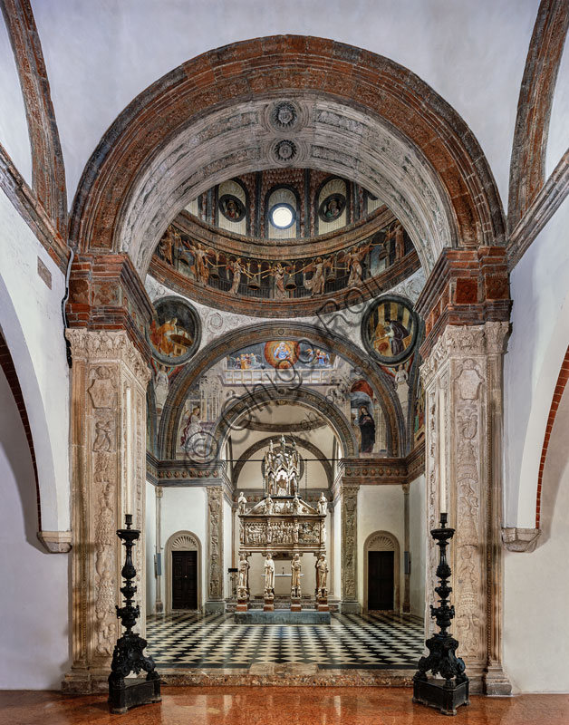 Veduta della Cappella Portinari, cappella rinascimentale nella Basilica di Sant'Eustorgio a Milano, costruita tra il 1462 e il 1466