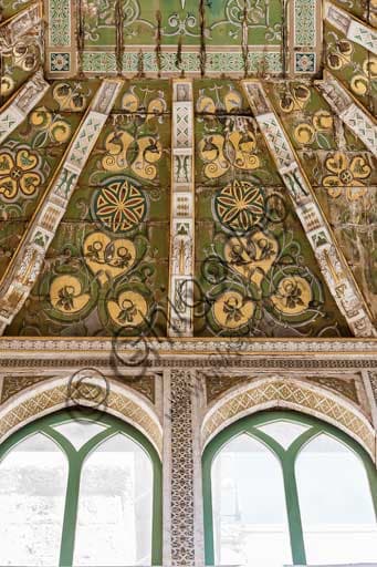 Dettaglio artistico della Rosa dei Venti intagliata nella cuspide lignea, Sala dei Venti, Palazzo dei Normanni, Palermo