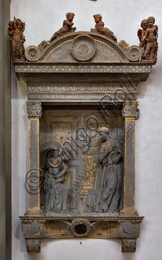 Tabernacolo dell'Annunciazione Cavalcanti di Donatello, dettaglio scultura pietra serena, Basilica di Santa Croce Firenze
