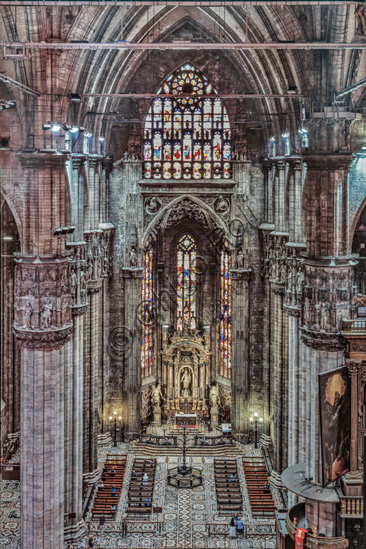 Veduta interna della Cappella della Madonna dell'Albero nel Duomo di Milano, architettura gotica lombarda
