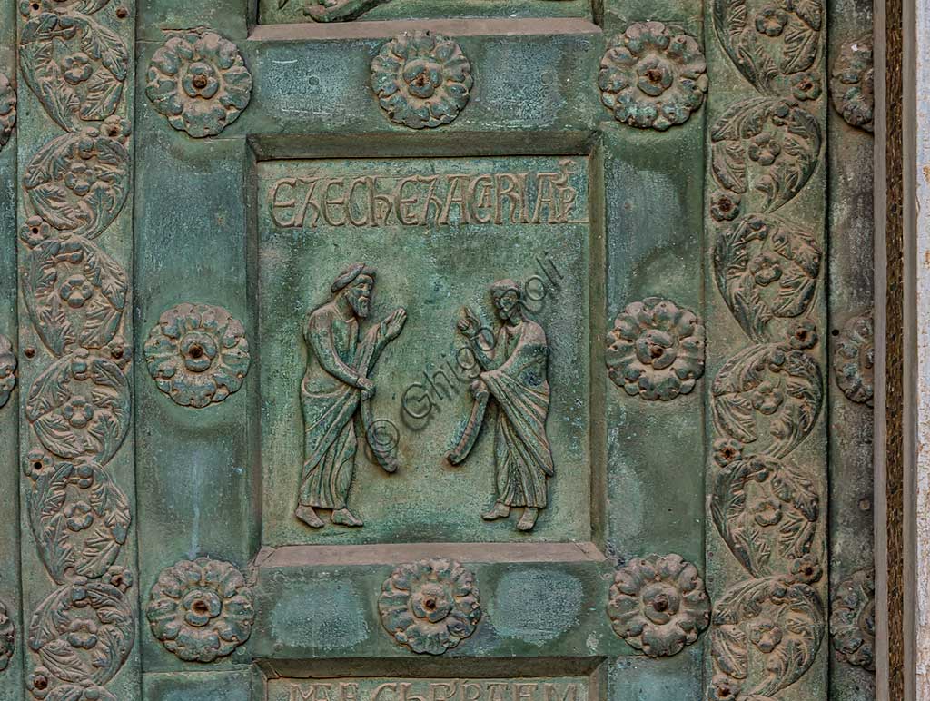 Dettaglio formella bronzea Porta Bonanno Pisano Duomo Monreale profeti Ezechiele Zaccaria