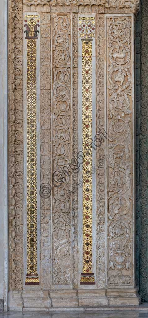 Dettaglio fregio laterale a mosaico con figure e animali, Duomo di Monreale, Palermo
