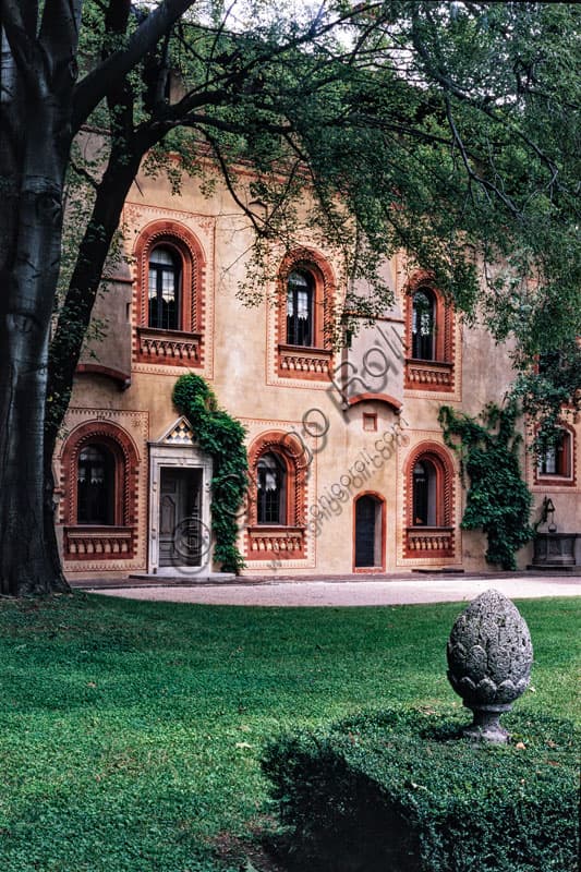 Facciata rinascimentale della Bicocca degli Arcimboldi a Milano, dettaglio architettonico