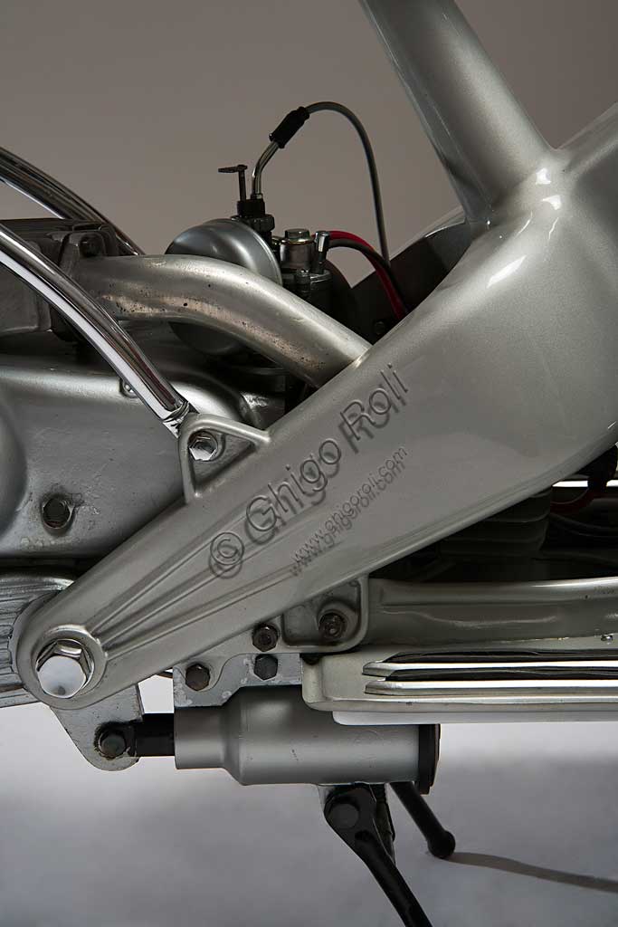 FM Scooter 1950 restaurato, scooter classico italiano con telaio in alluminio e marmitta cromata