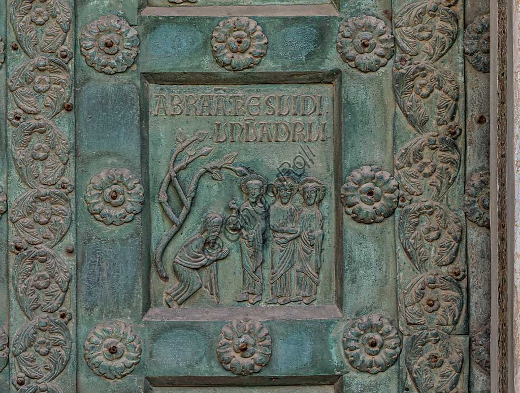 Dettaglio formella bronzea Abramo e tre angeli, Porta Bonanno Pisano, Duomo di Monreale