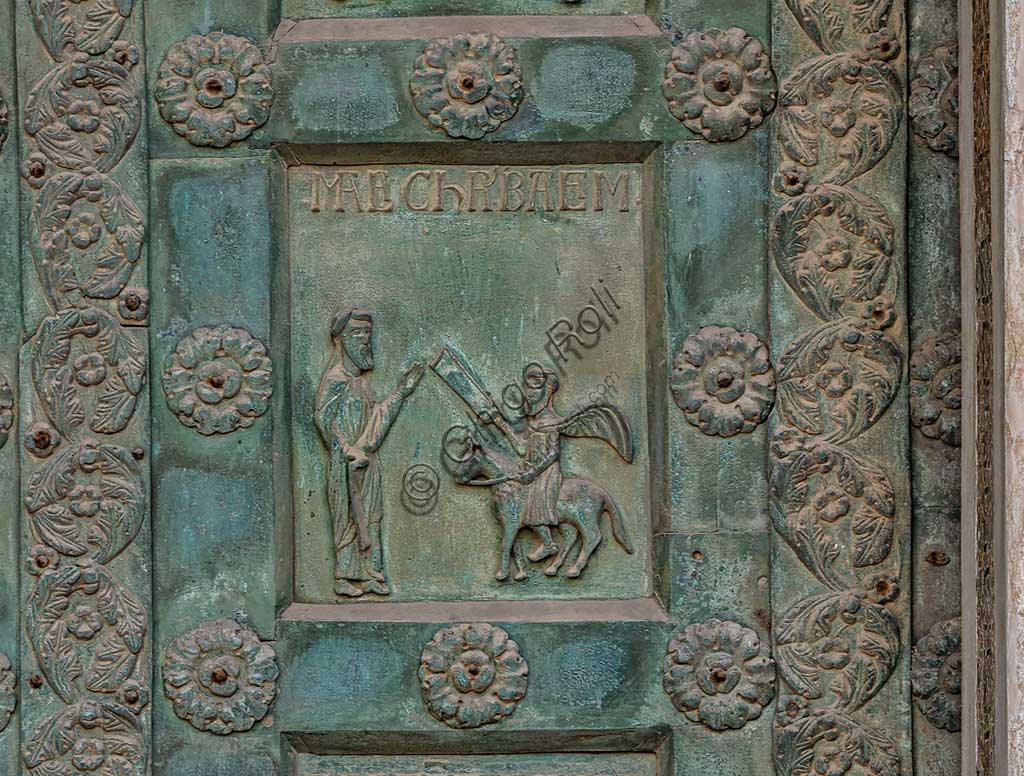 Dettaglio formella bronzea della Porta di Bonanno Pisano con due profeti, Duomo di Monreale, Sicilia