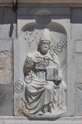 Formella rinascimentale di Sant'Ambrogio sul tamburo della cupola del Duomo di Genova, Cattedrale di San Lorenzo