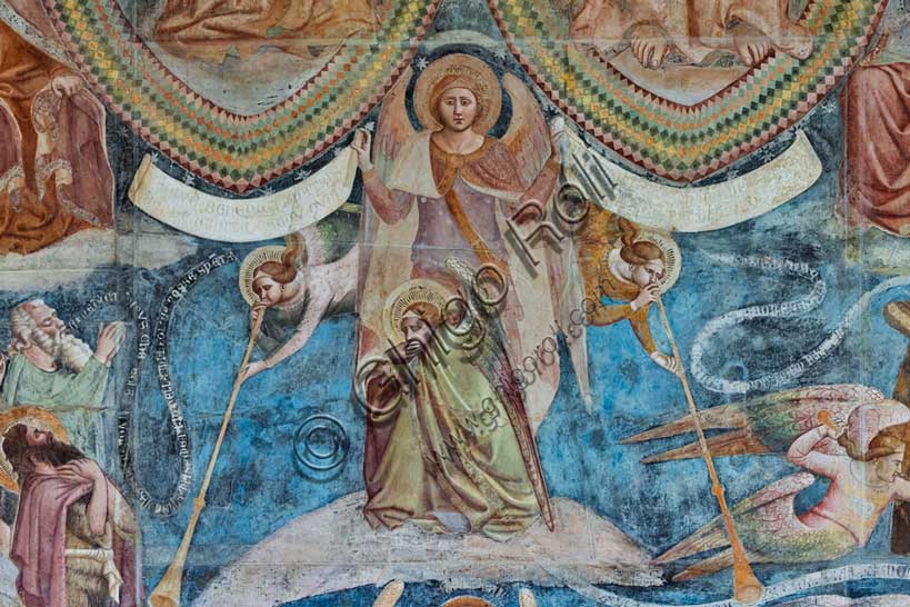 Angeli del Giudizio Universale di Buffalmacco: due suonano buccine, uno accovacciato, uno con cartigli al Camposanto di Pisa