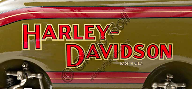 Harley-Davidson 22 JD del 1922, motocicletta d'epoca restaurata in primo piano con motore bicilindrico a V