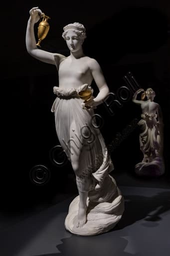 Scultura in marmo Hebe di Antonio Canova, dea dell'Olimpo, opera neoclassica del 1800-1805