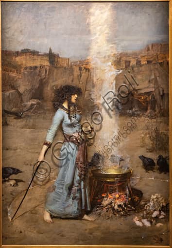Dettaglio del dipinto 'Il cerchio magico' di John William Waterhouse che mostra una donna che traccia un cerchio di fuoco con un calderone, paesaggio roccioso e corvi.
