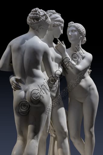 Dettaglio scultura Le Grazie con Cupido di Bertel Thorvaldsen in marmo di Carrara, arte neoclassica