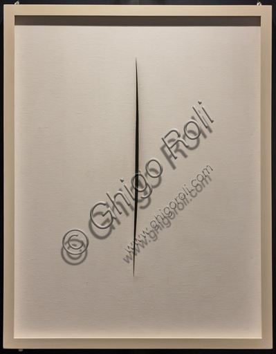 Concetto spaziale. Attesa, taglio su tela di Lucio Fontana al Museo Novecento Firenze