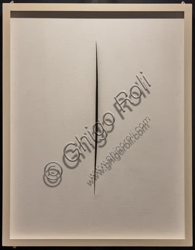 Concetto spaziale. Attesa, taglio su tela di Lucio Fontana al Museo Novecento Firenze