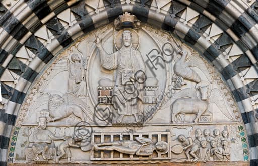 Lunetta Cristo Giudice simboli Evangelisti portale Duomo Genova San Lorenzo