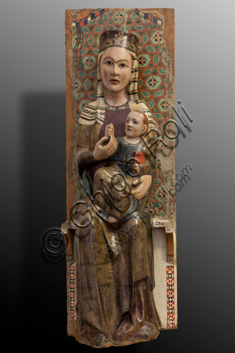 Scultura Madonna con Bambino, legno dipinto XIV secolo, Museo Nazionale del Ducato di Spoleto, Umbria