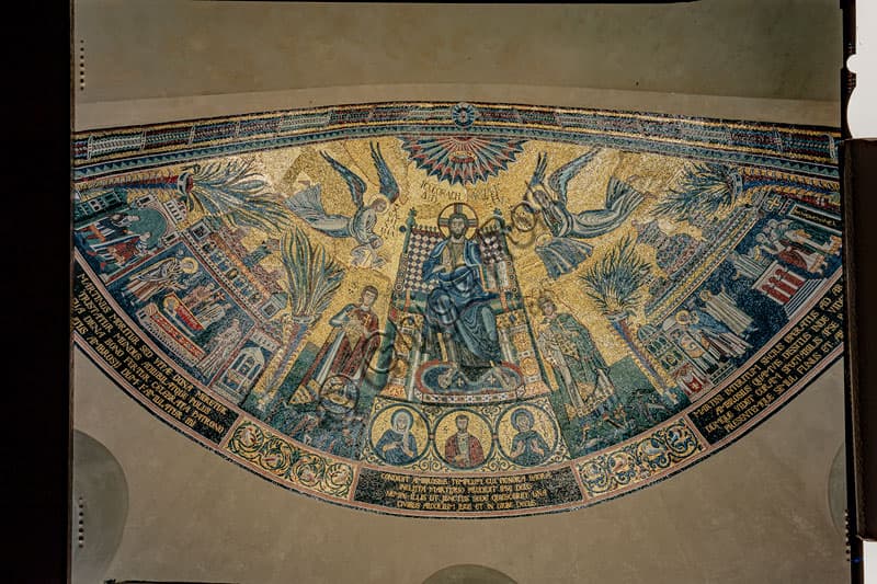 Dettaglio del mosaico dell'abside della Basilica di Sant'Ambrogio a Milano, raffigurante episodi della vita del santo e Cristo in trono, arte paleocristiana.