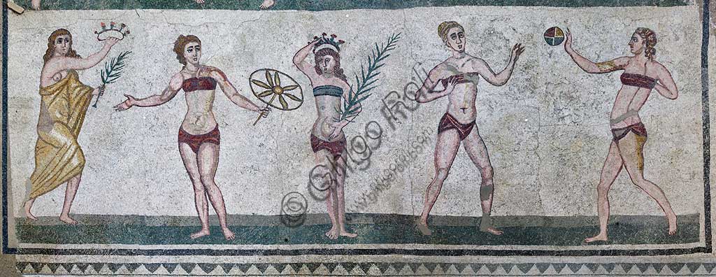 Dettaglio mosaico pavimentale romano atlete in bikini, Villa del Casale Piazza Armerina