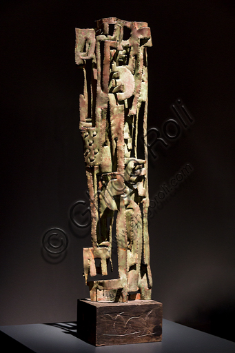 Scultura in rame Motivo Verticale di Mirko Basaldella, Museo Novecento Firenze