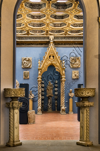 Interno della Sala delle Sculture al Museo Stefano Bardini di Firenze, Toscana