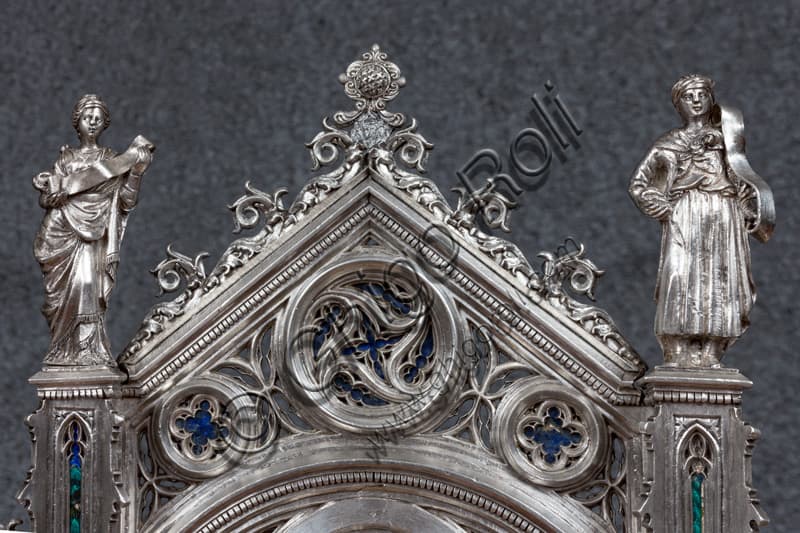 Detail of the central niche with two crowning statuettes, Silver Altar of St. John, Opera del Duomo Museum Florence