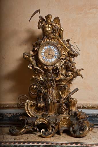 Orologio da tavolo in bronzo dorato del XIX secolo, scultura di Crono con falce, Sala Gialla Palazzo Reale Palermo