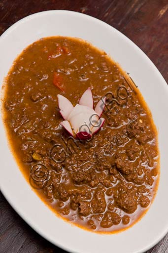 Piatto di Piccola di Cavallo, specialità di carne equina dell'Osteria La Carrozza a Piacenza