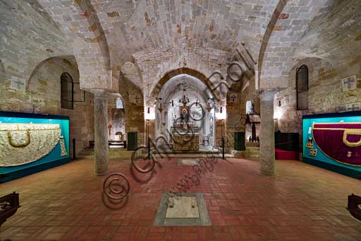 Veduta architettonica interna della Cappella Palatina e della Cripta nel Palazzo dei Normanni, Palermo