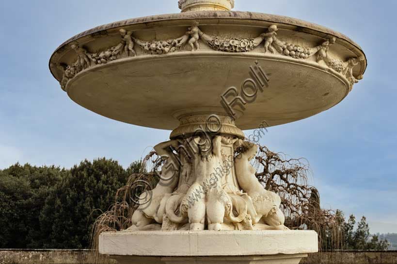 Particolare scultoreo della Fontana Fiorenza con statua di Venere nel Giardino di Villa Medicea La Petraia, Firenze