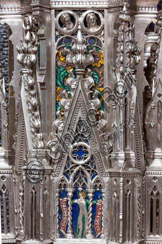 Placchetta smaltata con figura di sibilla e motto EXSPECTANS EXSPECTAVI, altare argento Museo Opera del Duomo Firenze