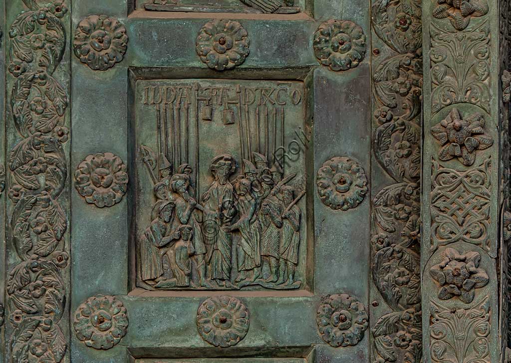 Formella bronzea del Bacio di Giuda, Porta di Bonanno Pisano, Duomo di Monreale in Sicilia