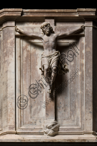 Dettaglio scultoreo della Crocifissione di Pierangelo Scala, pulpito del Duomo di San Lorenzo a Genova