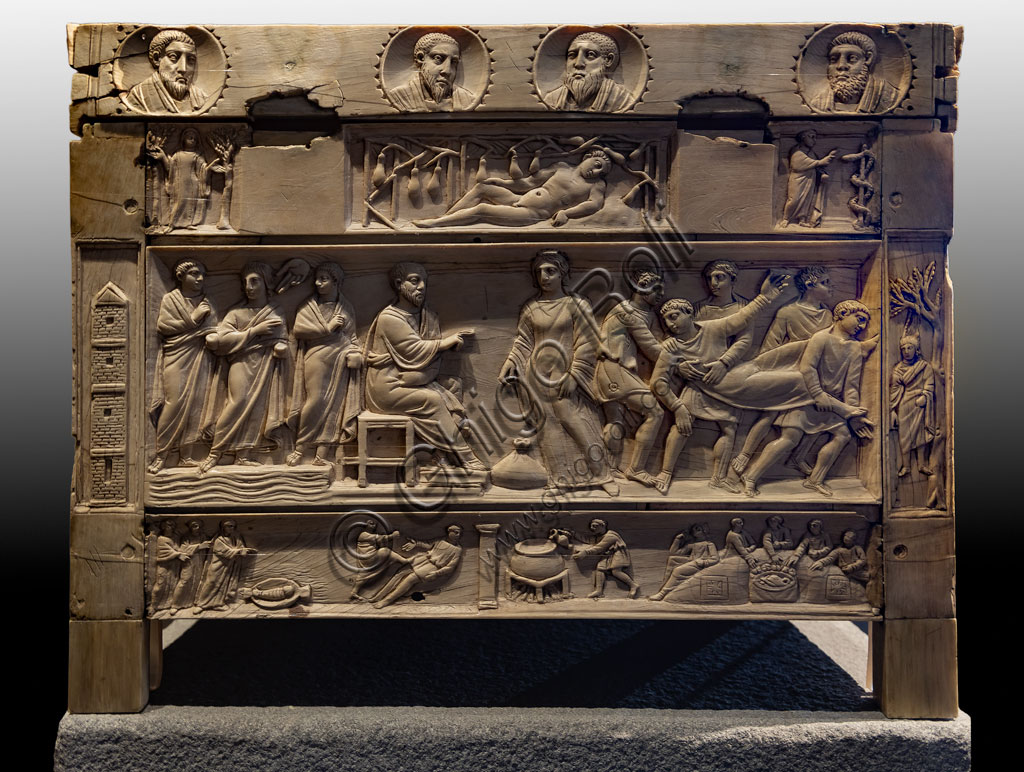 Lipsanoteca in avorio del IV secolo con scene bibliche, Museo di Santa Giulia, Brescia