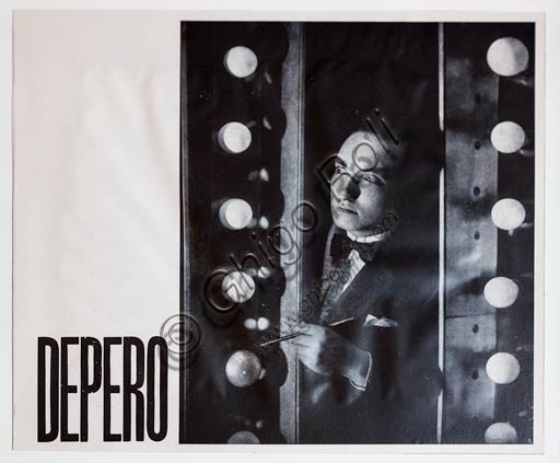 Ritratto fotografico di Fortunato Depero, artista futurista, a Casa Depero Rovereto