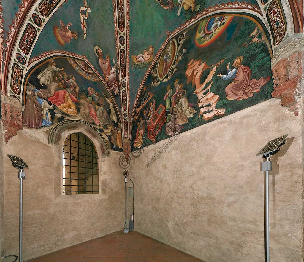 Veduta interna della Cappella Contrari con affreschi rinascimentali del Maestro di Vignola nella Rocca di Vignola