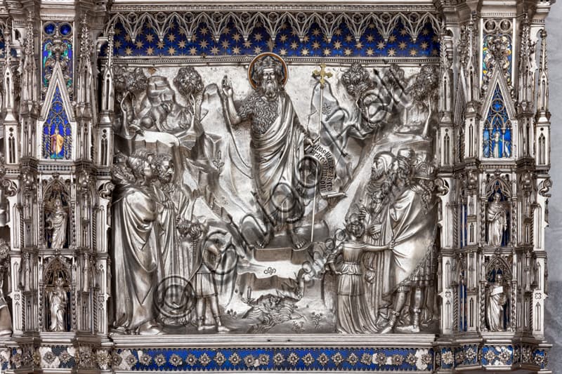 Formella scultura San Giovanni Battista predica folle, Altare argento, Museo Opera Duomo Firenze