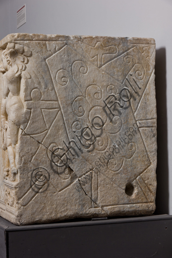Sarcofago romano con decorazioni geometriche, Museo Archeologico Ligure Genova Villa Durazzo Pallavicini
