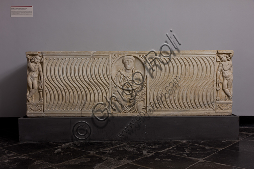 Sarcofago romano antico del Museo Archeologico Ligure a Genova, Villa Durazzo Pallavicini