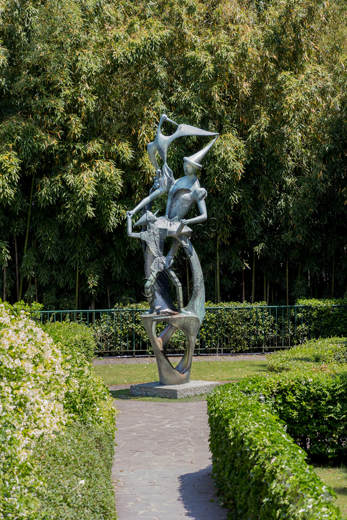 Statua in bronzo Pinocchio e la Fata di Emilio Greco, Parco di Pinocchio, scultura monumentale
