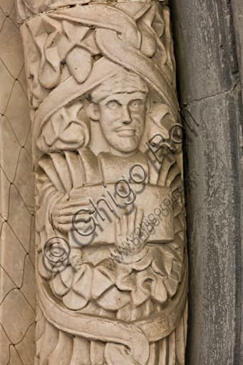 Scultura Profeta romanico portale San Gottardo Duomo di Genova