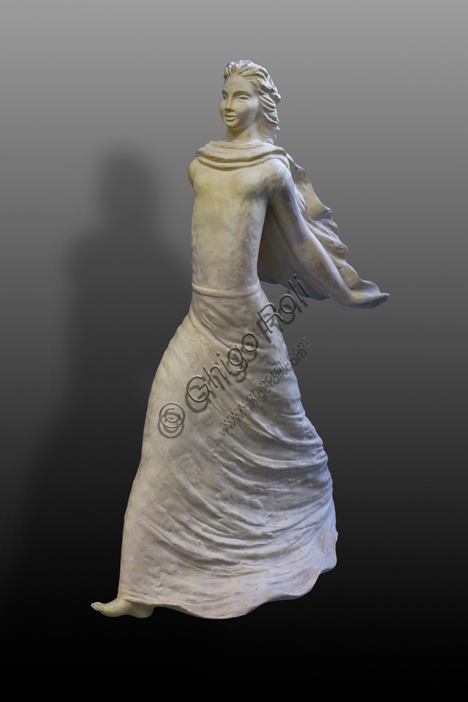 Statuina di donna in ceramica di Ruffo Giuntini, XX secolo, Museo della Ceramica Deruta, Umbria