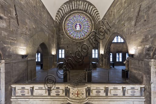 Veduta della tribuna dalla navata nel Duomo di Genova, Cattedrale di San Lorenzo, Liguria Italia