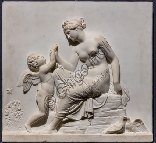 Scultura Venere consola Amore di Thorvaldsen, altorilievo in marmo neoclassico