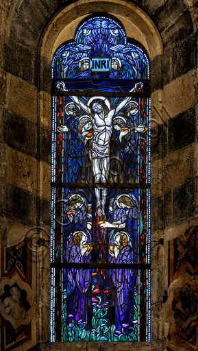 Stained glass window of the Crucifixion by Picchiarini and Cambellotti, Chapel of the Corporale, Orvieto Cathedral