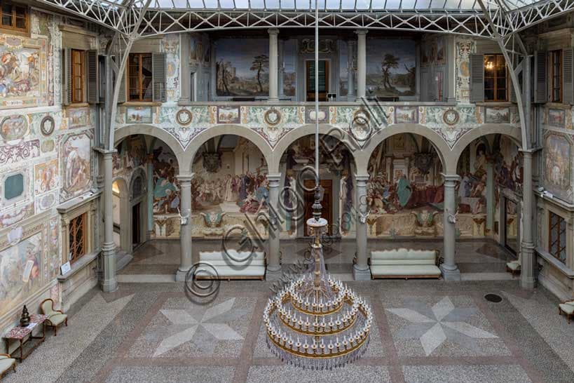 Cortile centrale Villa Medicea La Petraia Firenze affreschi Cosimo Daddi Volterrano