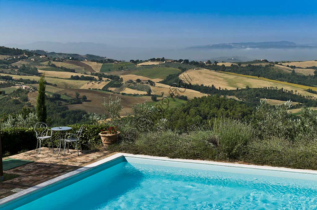 Agritourism "La Ghirlanda": the swimming pool.