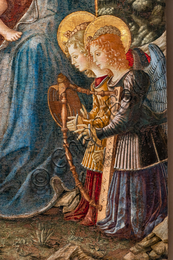  Perugia, National Gallery of Umbria: Madonna of St. Dominic, by Benedetto Bonfigli,1448-9, tempera and oil (?) on panel. Detail with angels playing musical instruments.