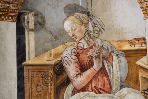  Spoleto, the Duomo (Cathedral of S. Maria Assunta), presbytery, tholobate: "Annunciation", fresco by Filippo Lippi, helped by Fra' Diamante and Pier Matteo d'Amelia, 1468-9.  Detail of the Virgin Mary.